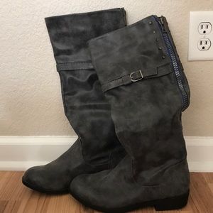 Grey Madden girl boots
